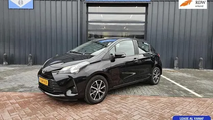 Occasion Toyota Yaris Connect Style 72 PK (52 kW) 2020 Zwart Hatchback