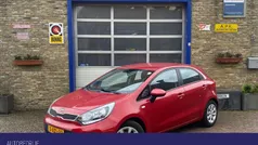 Rood Gebruikt 2014 Kia Rio Hatchback | € 7.500 (Eerlijke prijs)