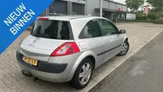 Grijs Gebruikt 2006 Renault Mégane II Dynamique Hatchback | € 1.399 (Eerlijke prijs)
