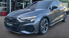 Grijs Gebruikt 2023 Audi A3 Ambiente Hatchback | € 37.500 (Eerlijke prijs)
