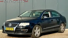 Gebruikt 2006 VW Passat Highline Sedan | € 999 (Goede deal)