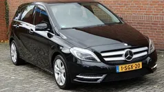 Zwart Gebruikt 2013 Mercedes B180 Ambition MPV | € 13.950 (Eerlijke prijs)