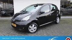 Zwart Gebruikt 2008 Toyota Aygo Sport Hatchback | € 4.950 (Eerlijke prijs)