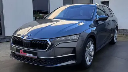 Occasion Skoda Octavia Selection 2024 Grijs Stationwagen