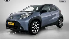 Grijs, metallic lak Gebruikt 2024 Toyota Aygo Pulse Hatchback | € 19.945 (Eerlijke prijs)