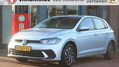 Grijs Occasion 2022 VW Polo Life Hatchback | € 16.295 (Eerlijke prijs)