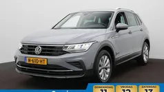 Grijs Gebruikt 2021 VW Tiguan Life SUV | € 28.795 (Super prijs)