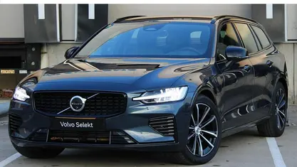 Blauw Occasion 2025 Volvo V60 Plus Stationwagen | € 43.950 (Eerlijke prijs)
