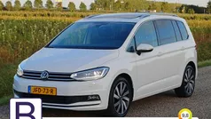 Gebruikt 2021 VW Touran Highline MPV | € 30.290 (Eerlijke prijs)