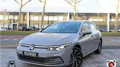 Gebruikt 2022 VW Golf VIII Hatchback | € 21.950 (Eerlijke prijs)