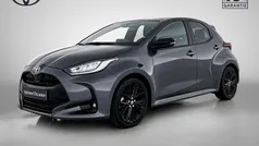 Grijs Gebruikt 2023 Toyota Yaris Hybrid Limited Hatchback | € 24.950 (Eerlijke prijs)