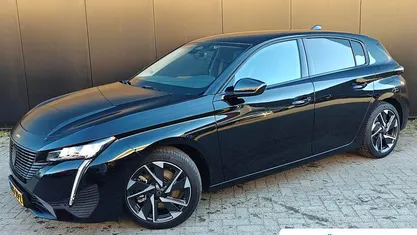 Gebruikt 2025 Peugeot 308 Allure Hatchback | € 31.895 (Super prijs)