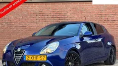 Blauw Gebruikt 2014 Alfa Romeo Giulietta Distinctive Hatchback | € 11.995 (Eerlijke prijs)