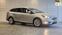 Grijs, metallic lak Gebruikt 2018 Ford Focus ST-Line Stationwagen | € 10.250 (Eerlijke prijs)
