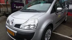 Grijs Gebruikt 2009 Renault Grand Modus Expression MPV | € 3.997 (Eerlijke prijs)