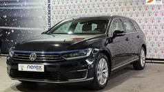 Zwart Gebruikt 2017 VW Passat Highline Stationwagen | € 15.445 (Eerlijke prijs)