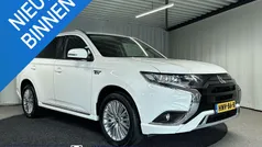 Wit Gebruikt 2020 Mitsubishi Outlander P-HEV Intense SUV | € 26.695 (Eerlijke prijs)