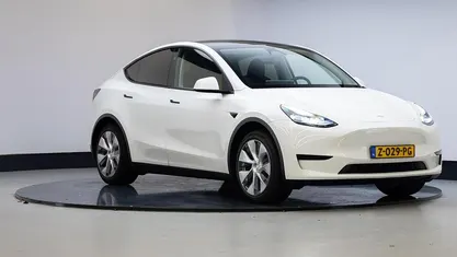 Wit Occasion 2024 Tesla Model Y RWD SUV | € 35.845 (Super prijs)