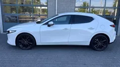 Wit Gebruikt 2020 Mazda 3 Luxury Hatchback | € 23.850 (Eerlijke prijs)