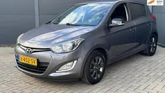 Grijs, metallic lak Gebruikt 2014 Hyundai i20 Hatchback | € 6.950 (Eerlijke prijs)