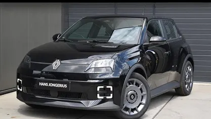 Nieuw Renault R5 Evolution 110 kW (150 PK) 2025 Noir étoilé (zwart mica) Hatchback