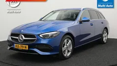 Blauw Gebruikt 2023 Mercedes C300 Stationwagen | € 34.940 (Goede deal)