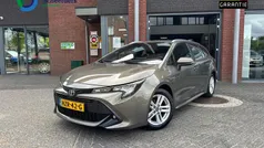 Groen, metallic lak Gebruikt 2020 Toyota Corolla Active Stationwagen | € 20.950 (Eerlijke prijs)