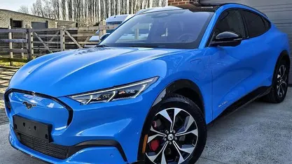 Blauw Gebruikt 2023 Ford Mustang Premium Sedan | € 43.990 (Eerlijke prijs)