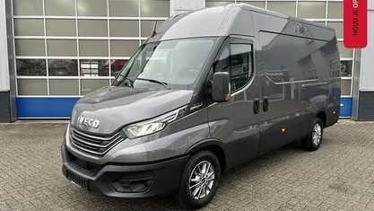 Occasion Iveco Daily 178 PK (130 kW) 2024 Grijs (metallic) Van