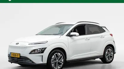 Serenity white (wit metallic) Occasion 2023 Hyundai Kona SUV | € 26.950 (Eerlijke prijs)