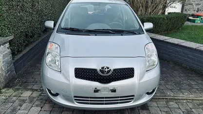 Grijs Gebruikt 2006 Toyota Yaris Sol Sedan | € 2.500 (Eerlijke prijs)
