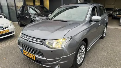 Grijs Gebruikt 2013 Mitsubishi Outlander Instyle SUV | € 6.995 (Eerlijke prijs)