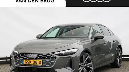Grijs Gebruikt 2024 Audi A5 Sedan | € 46.195 (Eerlijke prijs)