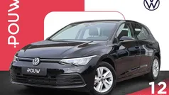 Zwart, metallic lak Gebruikt 2023 VW Golf VIII Life Hatchback | € 22.400 (Eerlijke prijs)