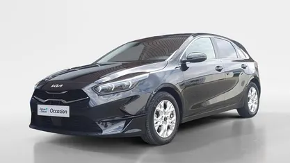 Zwart Gebruikt 2023 Kia Ceed Hatchback | € 21.930 (Eerlijke prijs)