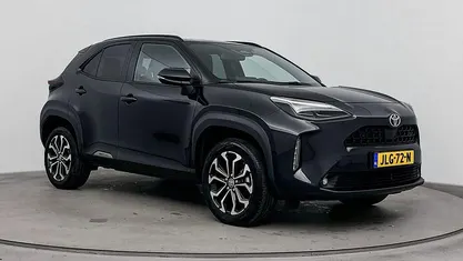 Zwart Gebruikt 2024 Toyota Yaris Cross SUV | € 29.499 (Eerlijke prijs)