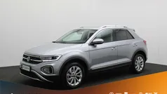 Grijs Gebruikt 2023 VW T-Roc Style SUV | € 32.400 (Eerlijke prijs)