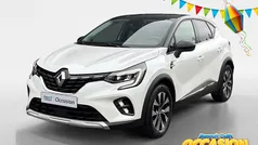 Licht wit nacre met dak in sterzwart Gebruikt 2023 Renault Captur Techno SUV | € 25.735 (Eerlijke prijs)