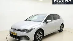 Grijs Gebruikt 2021 VW Golf VIII Style Hatchback | € 24.750 (Eerlijke prijs)