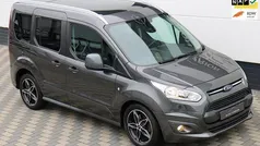 Grijs, metallic lak Gebruikt 2017 Ford Tourneo Connect Titanium MPV | € 14.945 (Eerlijke prijs)