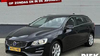Gebruikt 2014 Volvo V60 Momentum Stationwagen | € 12.499 (Eerlijke prijs)