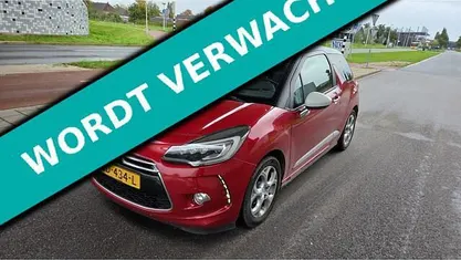 Rood Occasion 2015 Citroën DS3 Chic Hatchback | € 6.245 (Eerlijke prijs)