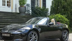 Zwart, metallic lak Gebruikt 2018 Mazda MX5 Cabriolet | € 25.950 (Eerlijke prijs)