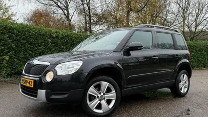 Zwart (metallic) Gebruikt 2014 Skoda Yeti SUV | € 7.740 (Eerlijke prijs)