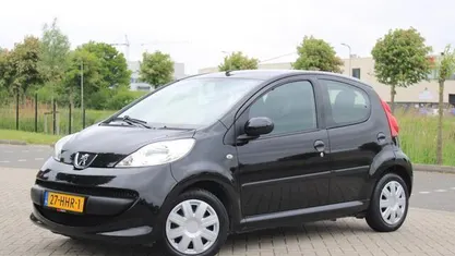 Occasion Peugeot 107 68 PK (50 kW) 2008 Zwart Hatchback