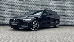 Zwart Gebruikt 2022 Volvo V60 Plus Stationwagen | € 37.194 (Eerlijke prijs)