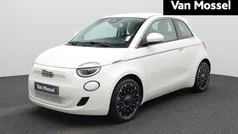 Gebruikt 2023 Fiat 500e La Prima Hatchback | € 22.400 (Eerlijke prijs)