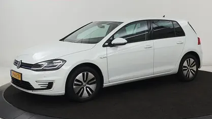 Wit Occasion 2020 VW e-Golf Hatchback | € 12.400 (Super prijs)