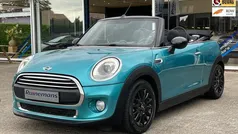Groen, metallic lak Gebruikt 2016 Mini One Cabriolet Chili Cabriolet | € 14.495 (Eerlijke prijs)