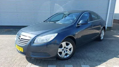Occasion Opel Insignia Edition 116 PK (85 kW) 2009 Grijs Hatchback